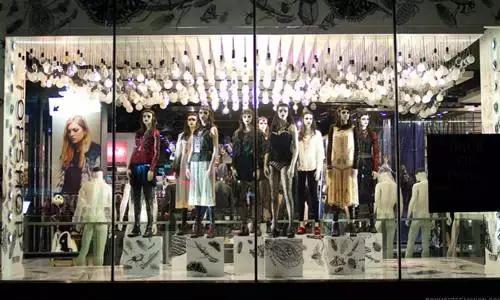 萬圣節(jié)帶動(dòng)零售服裝消費(fèi) 美國鞋帽市場(chǎng)預(yù)計(jì)達(dá)33.5億美元