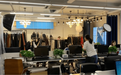 上海市通化商會(huì)走訪副會(huì)長企業(yè)華芾服飾，共話鞋帽零售新機(jī)遇